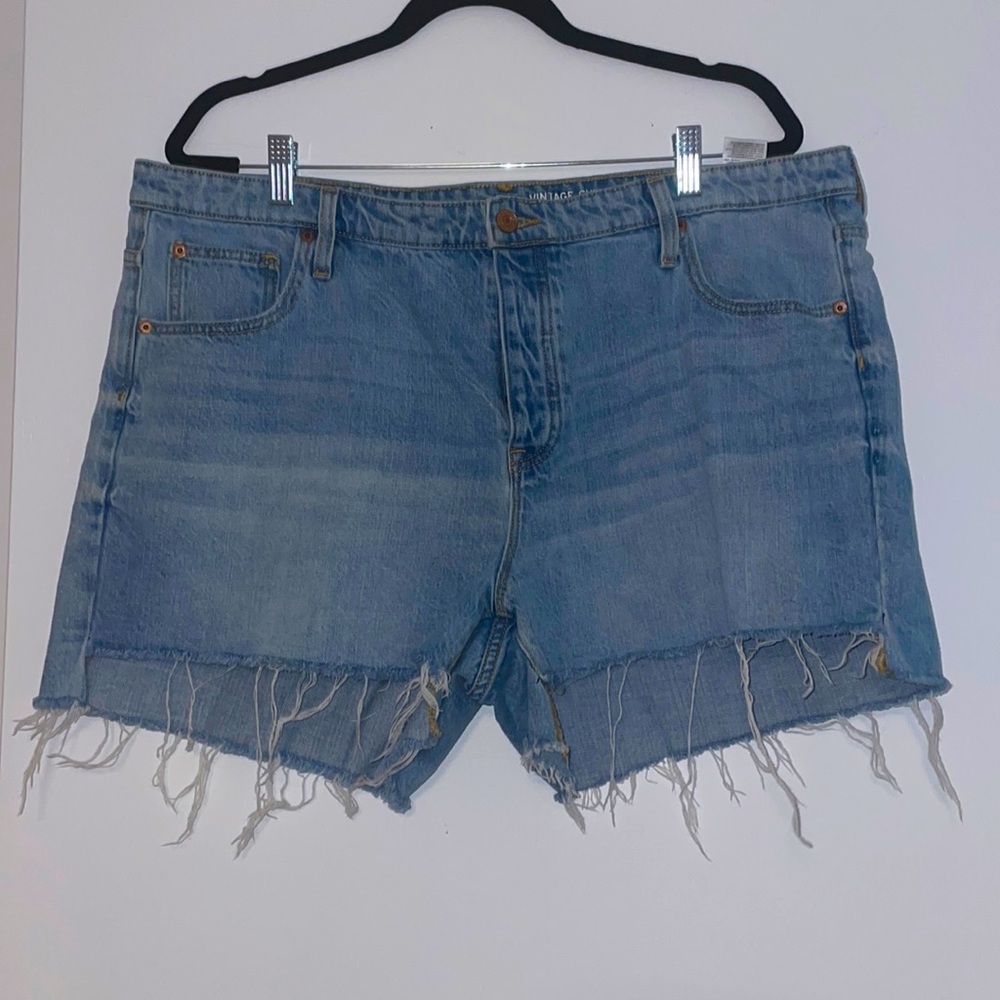 GAP light washed Jean shorts